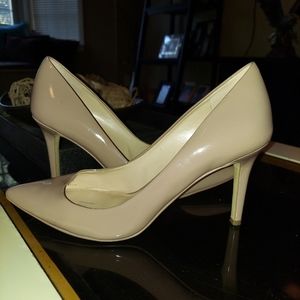 Nude pointy toe heels